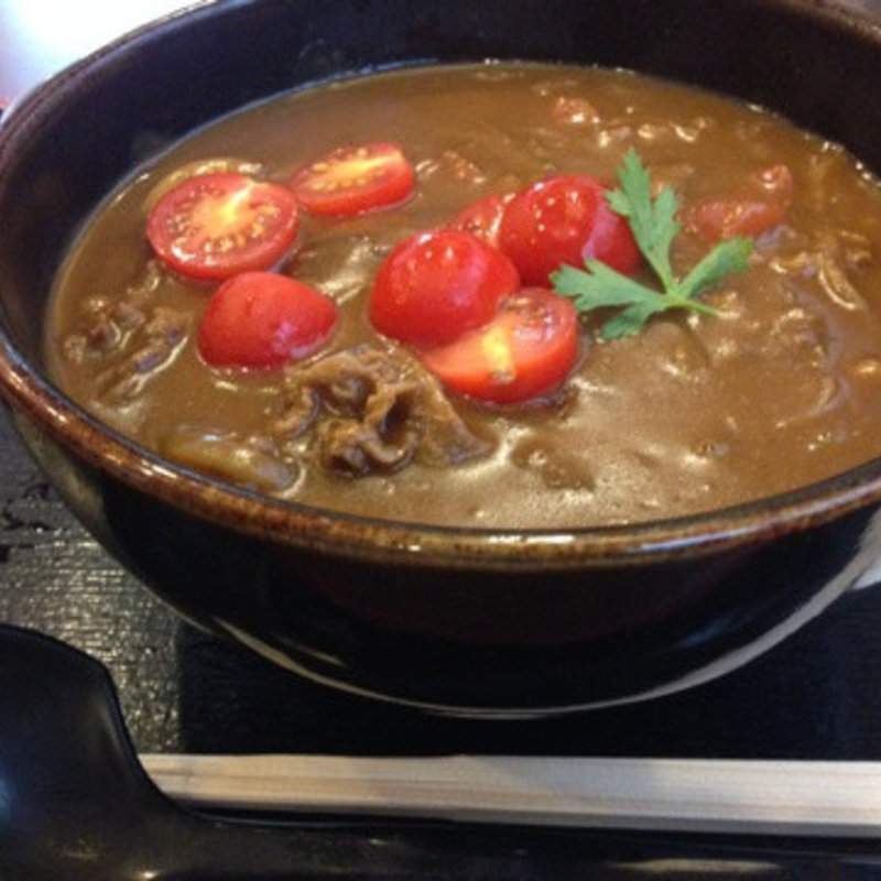 トマト牛カレーうどん(手打ちうどん　こんぴら茶屋)