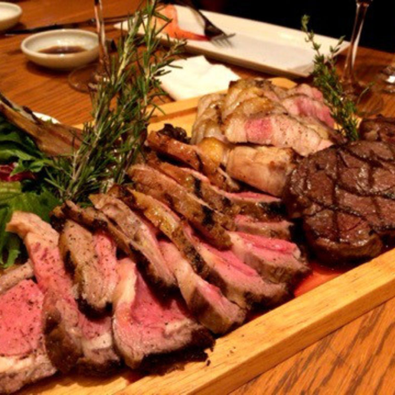 牛ヒレ、豚、羊の盛合せ(THE SAKURA DINING TOKYO)