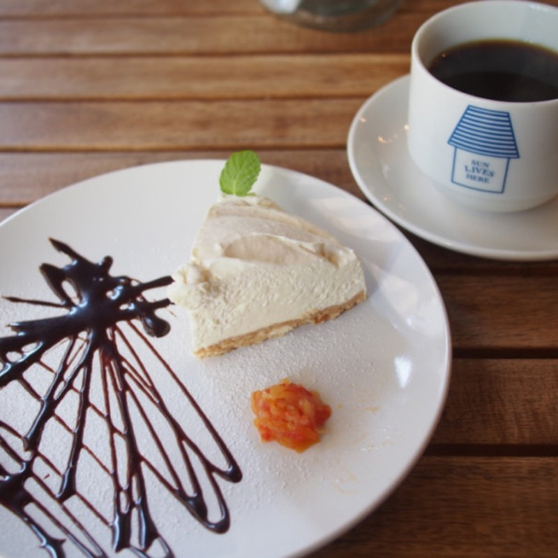 モーモーの濃厚生クリームチーズケーキ(ザ サン リブズ ヒア （The SUN LIVES HERE）)