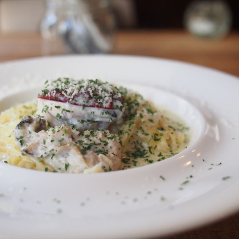 牡蠣のパスタ(ザ サン リブズ ヒア （The SUN LIVES HERE）)