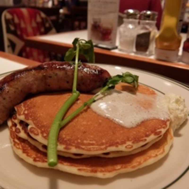 パンケーキwith自家製ソーセージ(THE SMILE ルミネエスト新宿店)