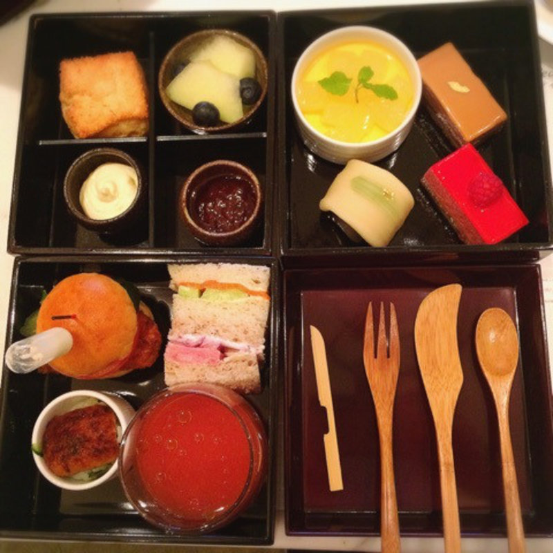 afternoon tea box(ザ パレス ラウンジ - パレスホテル東京)