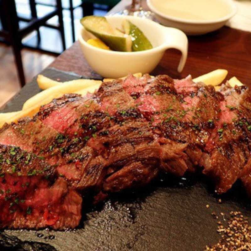 特選和牛カイノミステーキ(SEAFOOD STAND PACIOREK HANATARE 横浜東口店)