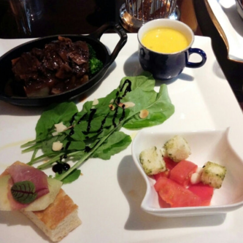 グラススパークリング付きランチプレート(THE LOBBY LOUNGE)