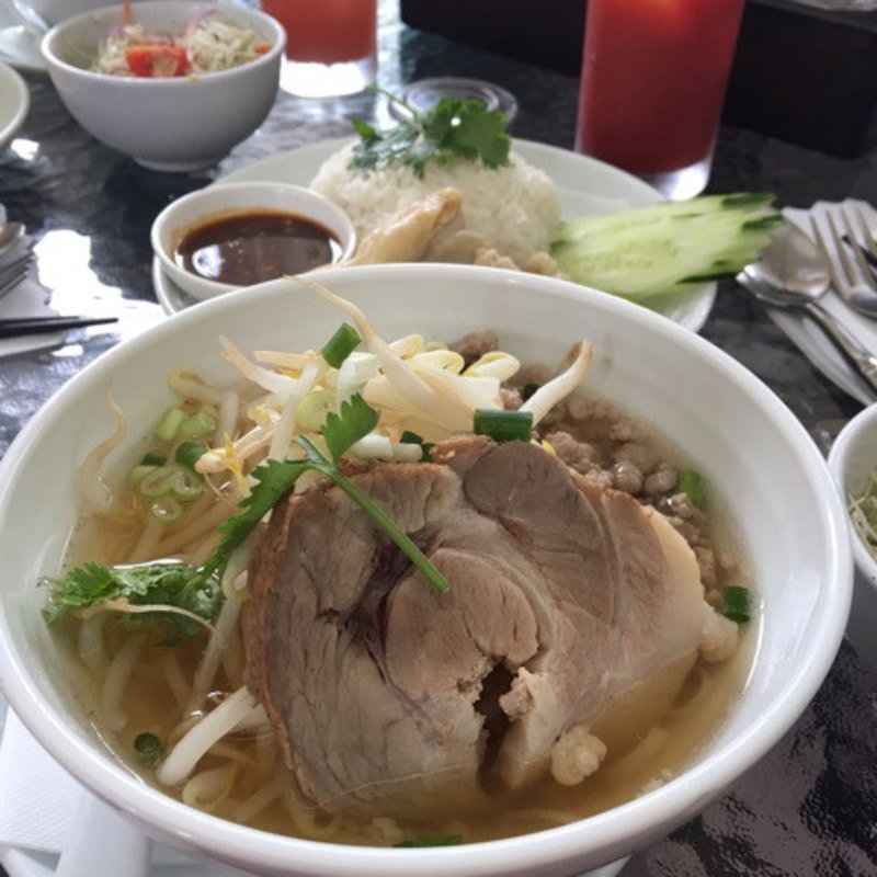 カオ・マン・ガイとヌードルのセット(サイアム セラドン 新宿タカシマヤ店 （【旧店名】ブルーロータス（BLUE LOTUS））)