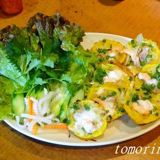 Banh Khot Mien Trung（中南部のお好み焼き）(ベトナム料理 SAIGON)