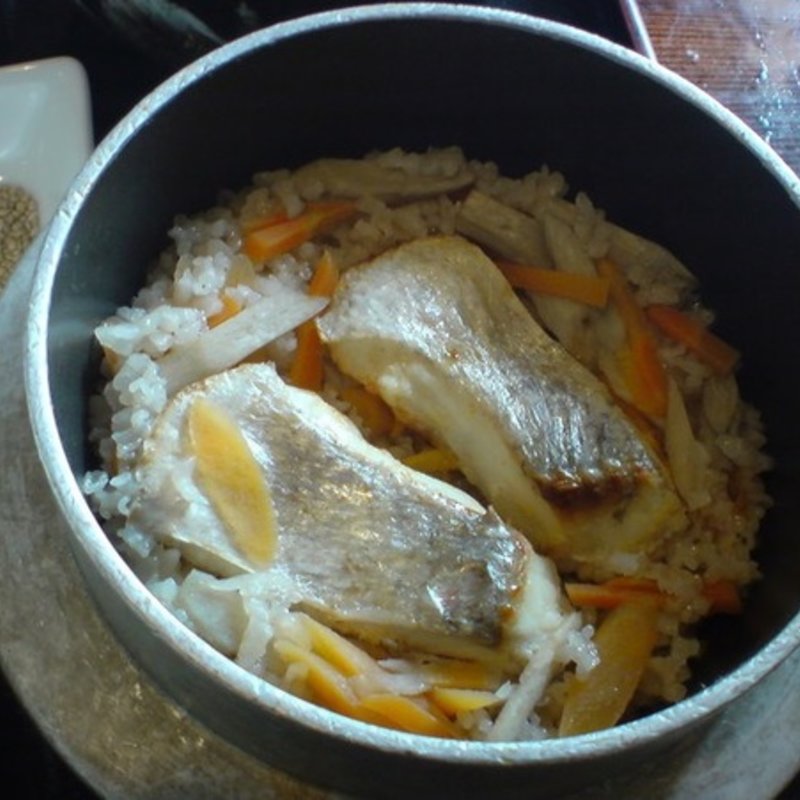 鯛めし(釣船茶屋ざうお難波本店)