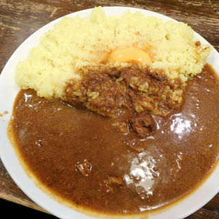 ビーフカレー（たまごのせ）(サヴォイ)
