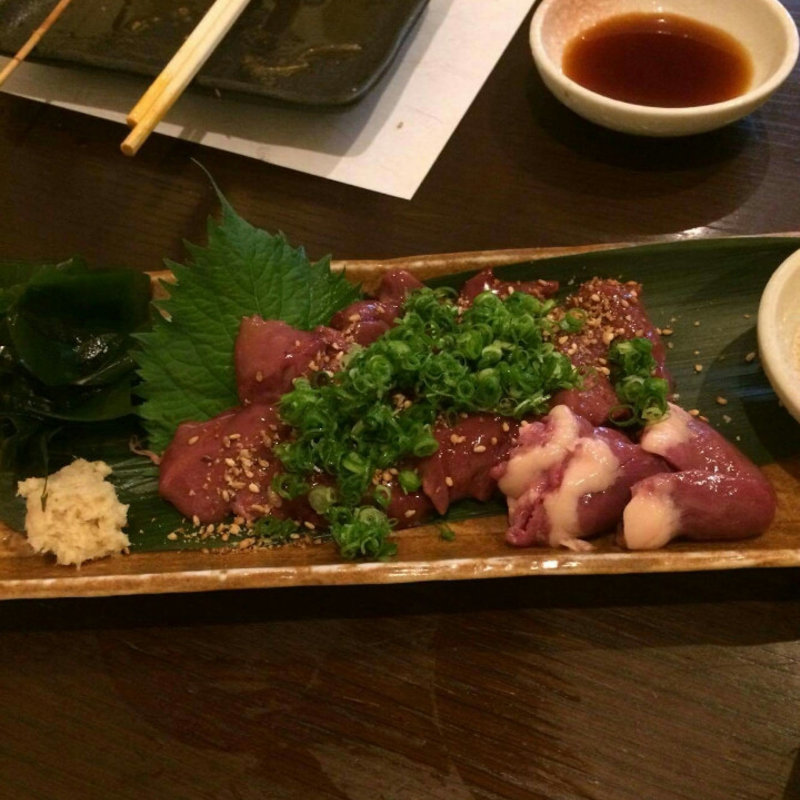 鶏の造り(さかなやいぬい)