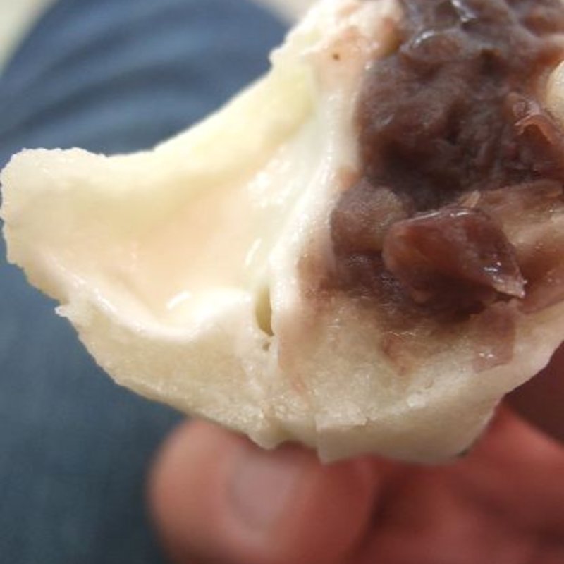 白いおやき・クリーム(十勝あんこのサザエ 博多大丸店)