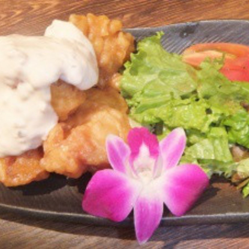 鹿児島赤地鶏のチキン南蛮(さつま黒宝庵 八重洲本店)