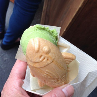 まぐろ最中アイス(築地さのきや)