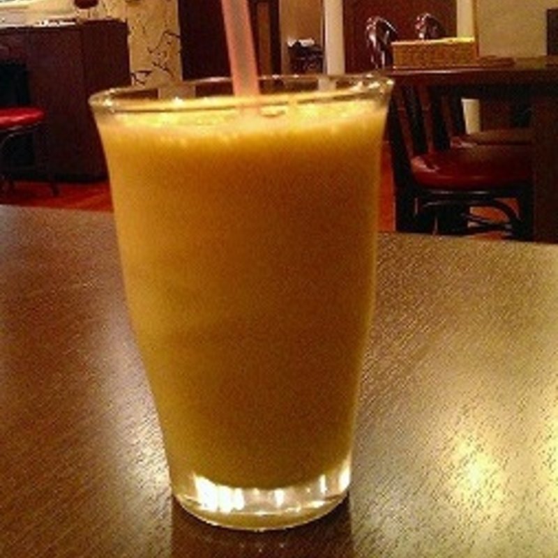 マンゴーラッシー(インド料理 サプナ)