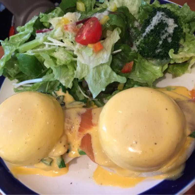 エッグベネディクト(サムシンニューヨーク （Somethin New York）)