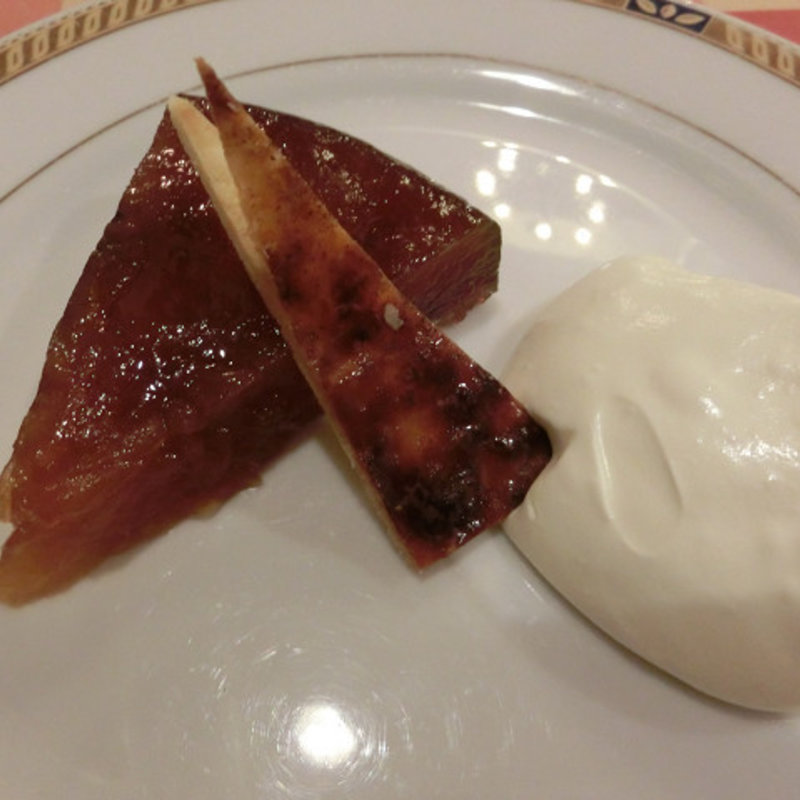 タルトタタン(サラマンジェ・ド・イザシ・ワキサカ （Salle a manger de Hisashi WAKISAKA）)