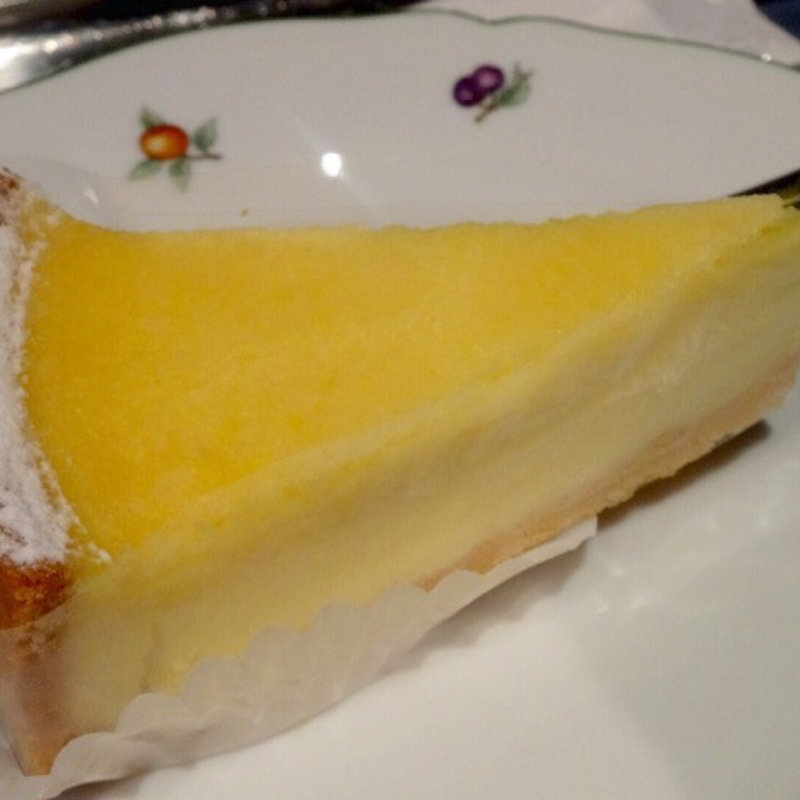 チーズケーキ(サロン・ド・テ オ・グルニエ・ドール （Salon de The AU GRENIER D'OR）)