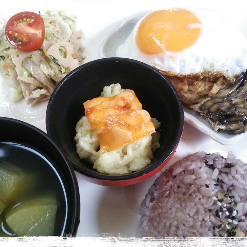 日替わりランチプレート（テリヤキソースのハンバーグ）(サン・やすらぎ おひさまの部 )