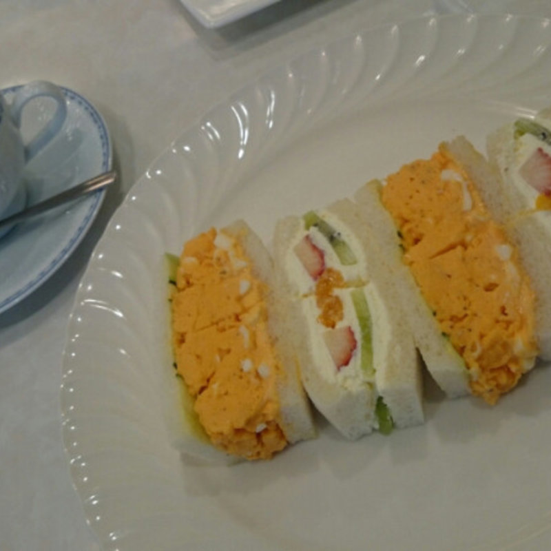 蘭王の卵サンドとフルーツサンド(サンドウィッチファクトリー （SANDWICH FACTORY）)
