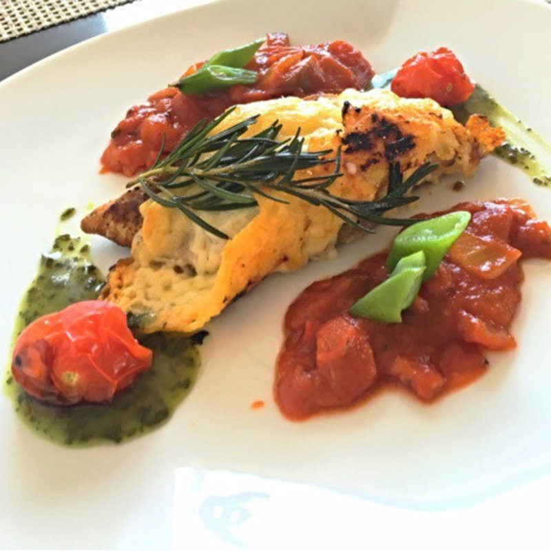 島魚チーズグリルの トマトとバジルソース添え(シーフォレスト )