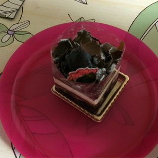 チェリーとチョコのケーキ(シェ・シーマ 新宿伊勢丹店)