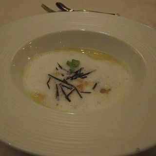 安納芋のスープ(シェ・ピノリ （Chez Pinoli）)
