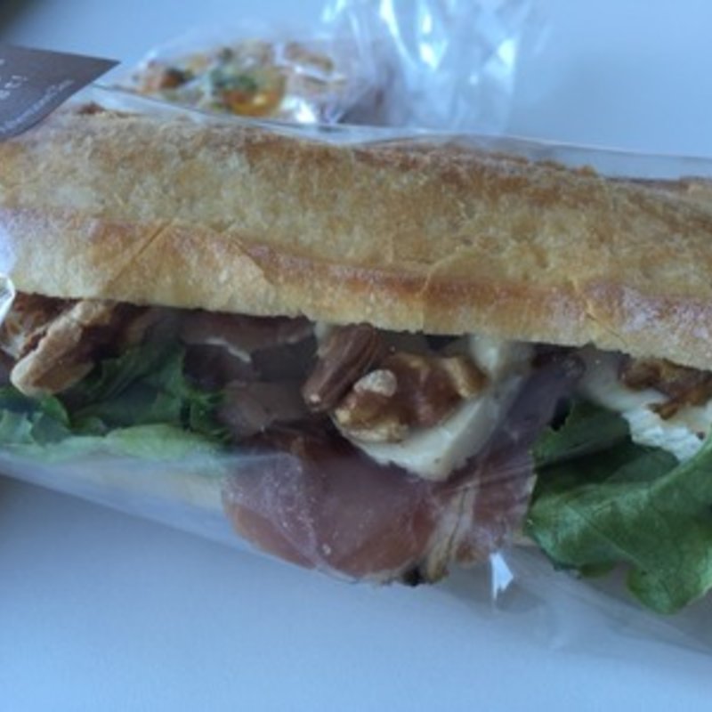 パストラミのサンドイッチ(シェアードテラス 外苑いちょう並木店)