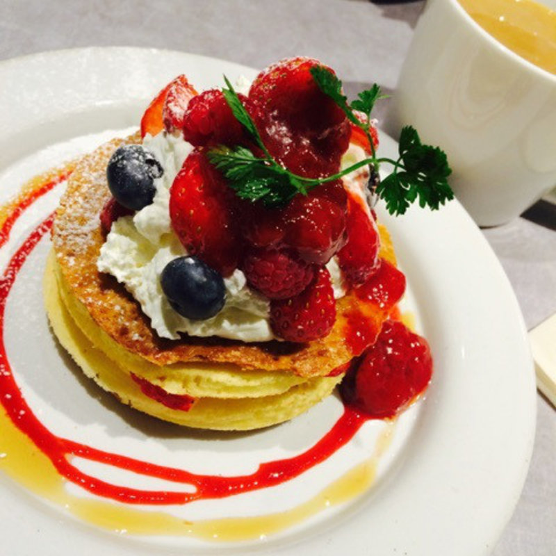 季節限定のベリーパンケーキ(ジェイエスパンケーキカフェ 下北沢店 （j.s. pancake cafe）)