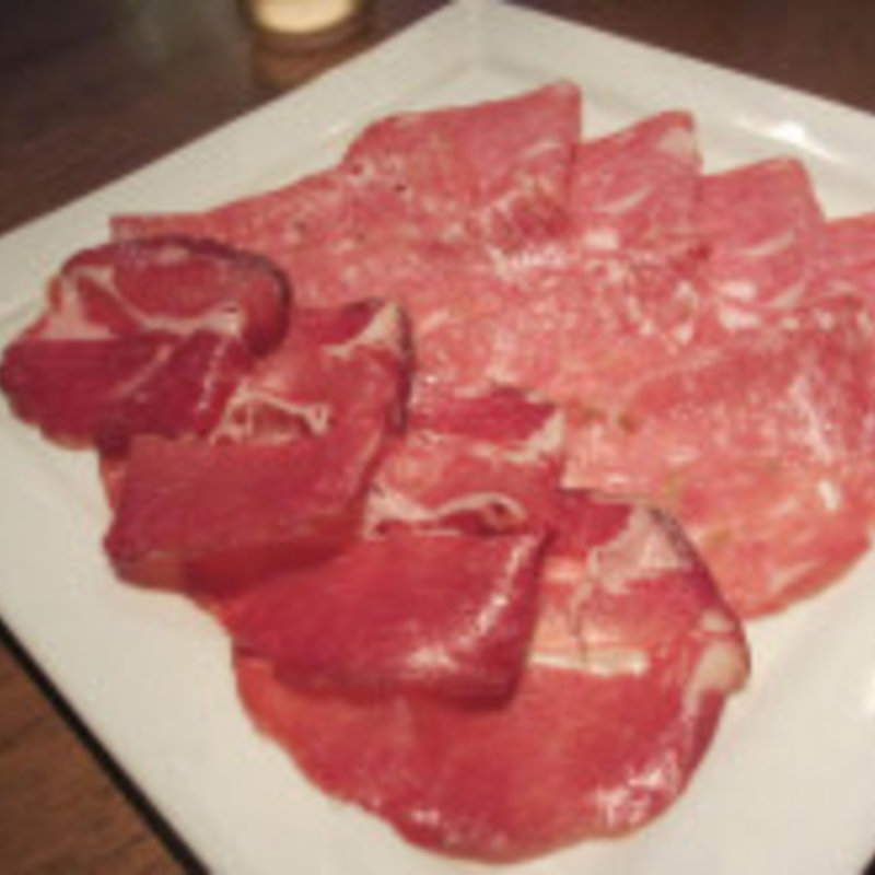 3 種イタリアンサラミのプレート（コッパ、フィノッキオーナ、ローマサラミ）
(CICADA)