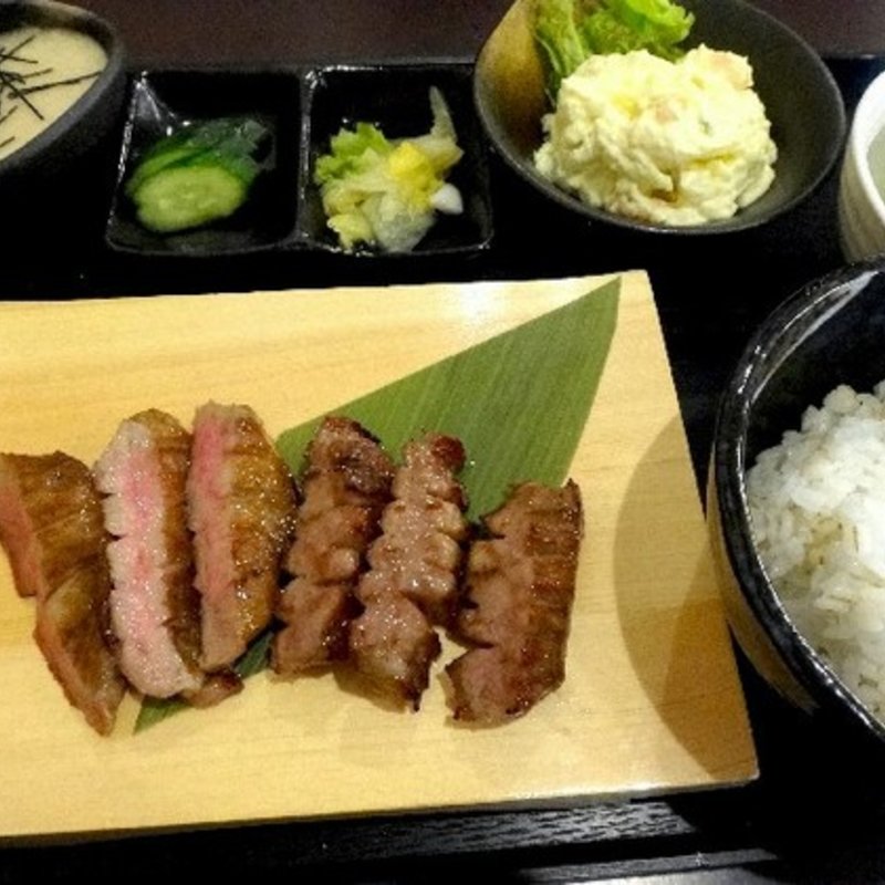 厚切り特上たん定食(しげ吉)