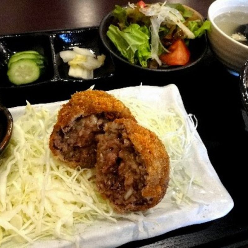 牛たんメンチ定食(しげ吉)