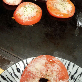 トマトのチーズ焼き(しげ留)