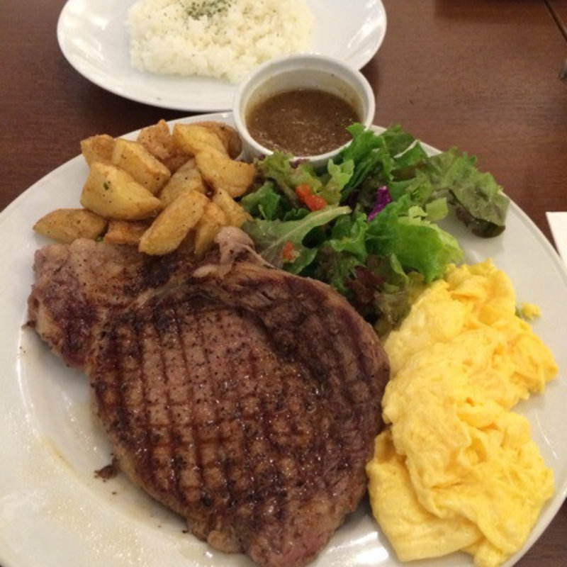 リブステーキ(シナモンズ)