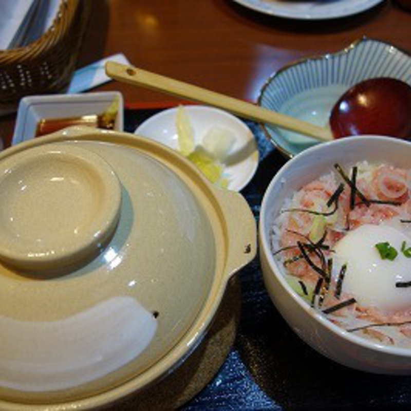 ねぎとろ丼とうどんセット(レストランじゅらく 上野駅前店)