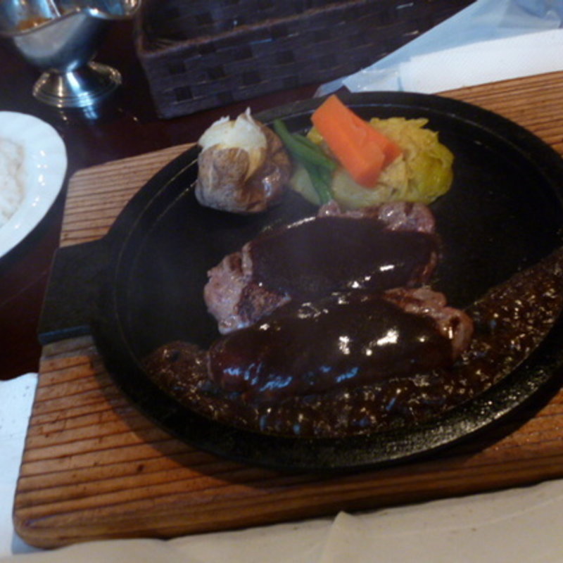 特選牛ハンバーグステーキ(ジョージ炭焼ハンバーグ＆ステーキ)