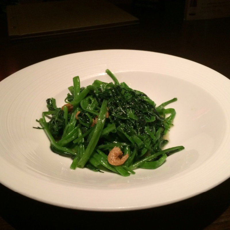 空心菜の炒め物(ジョーズ シャンハイ ニューヨーク 池袋店)