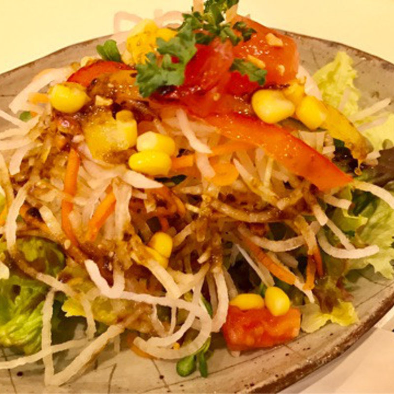 色々な野菜のｻﾗﾀﾞ(ジルモーリオ・ディ・バンブ （Germoglio di Bambu）)