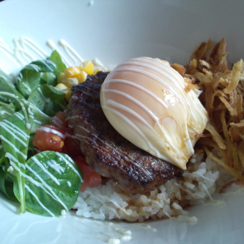 ロコモコランチ(Ginger's Beach - ジンジャーズビーチ横浜)