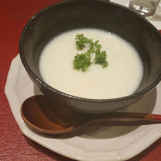 ジャガイモ冷製スープ(旨肴 すずき)