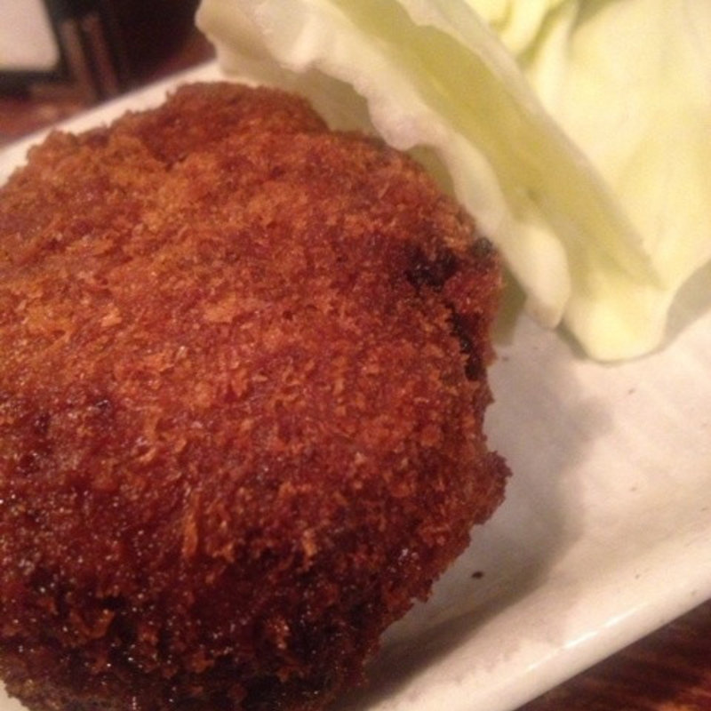 黒毛和牛メンチカツ(スタンドあじと )