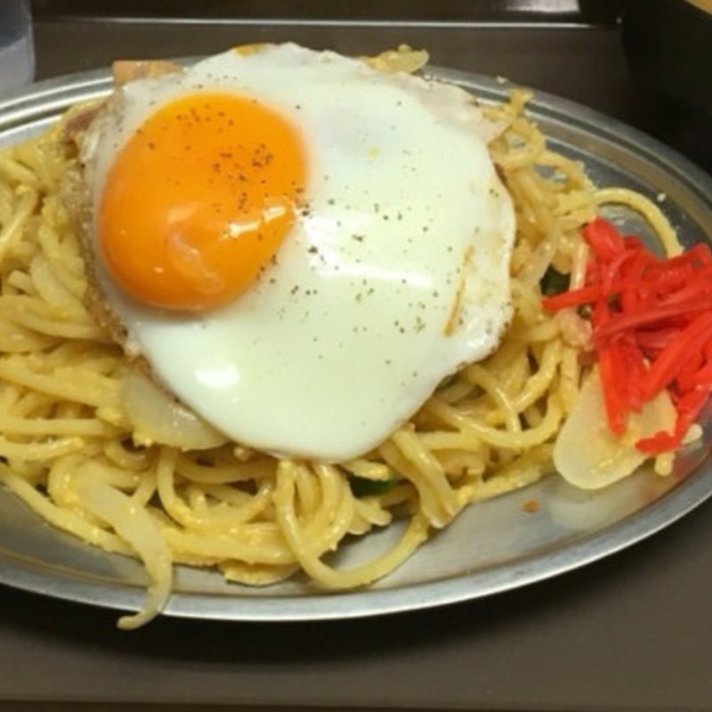 目玉焼きのせ白ナポ(スパゲッティーのパンチョ 秋葉原店)