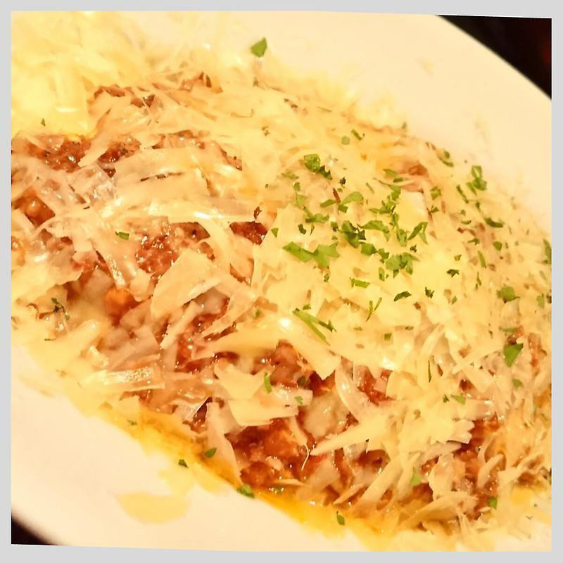 オムレツラグーソースと
たっぷりおろしたてチーズ(スブリデオ・レストラーレ)