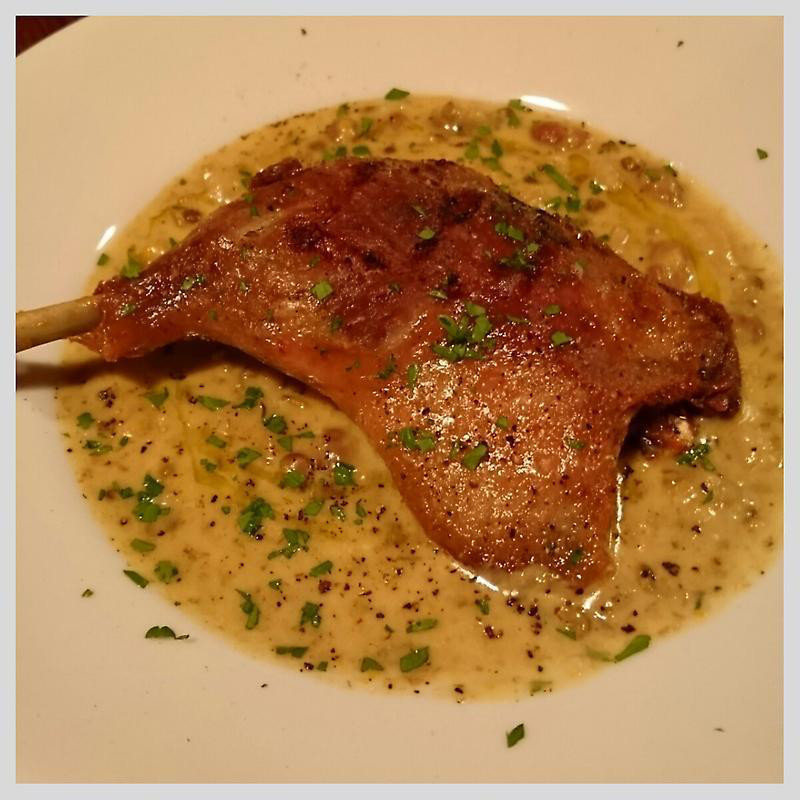 鴨のコンフィ、4種の豆
ブルーチーズソース(スブリデオ・レストラーレ)