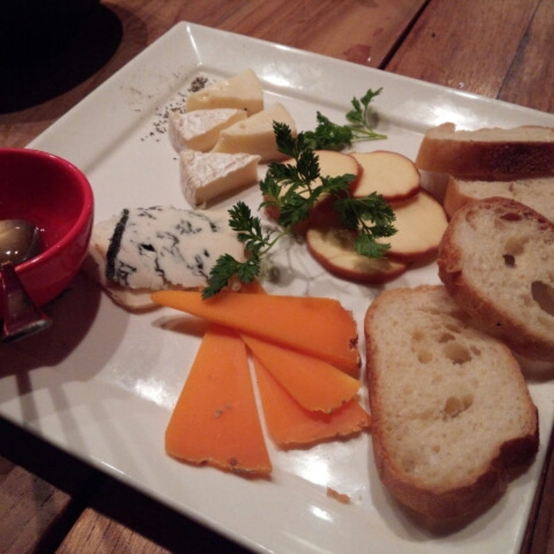 チーズ盛り合わせ(スペインバル Zion)