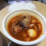 Zelligesスープ状カレー鶏モモ肉の香草焼き(ゼリージュ)
