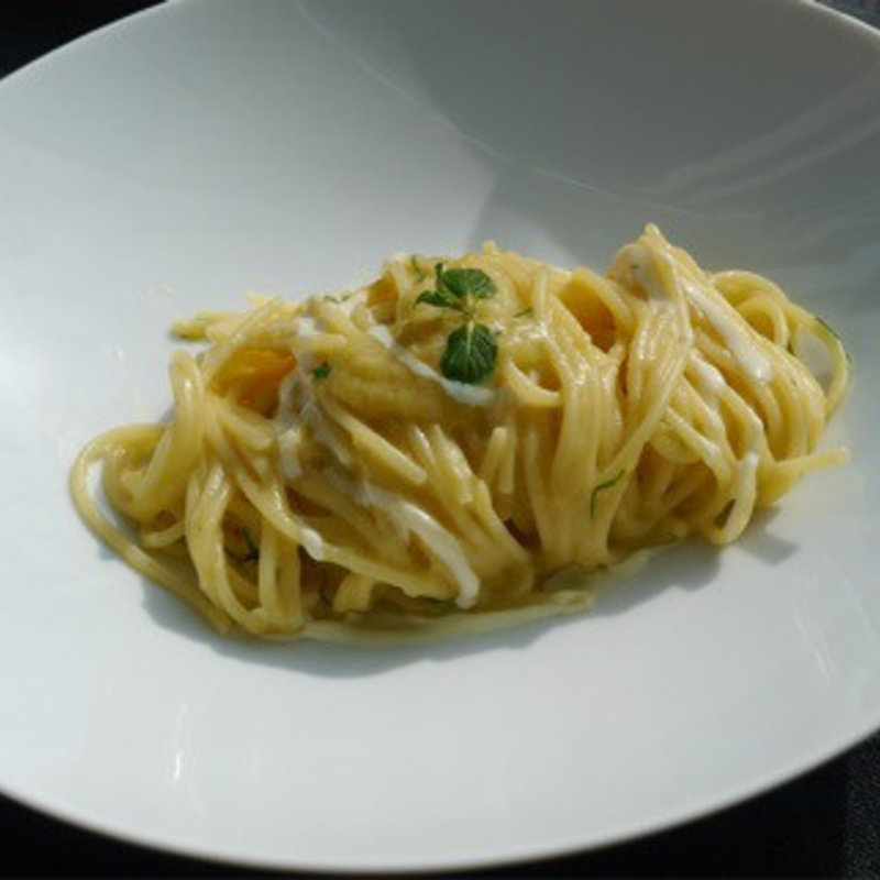 ズッキーニ、ミント、グラーナパダーノのパスタ(センシ バイ ハインツ ベック （sensi by Heinz Beck）)