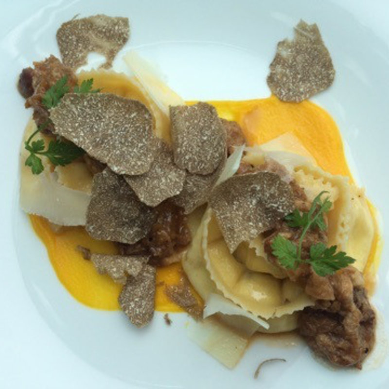 リコッタチーズを詰めたラヴィオリ⁂ 鴨ボロネーゼ ⁂ トリュフ添え(センシ バイ ハインツ ベック （sensi by Heinz Beck）)