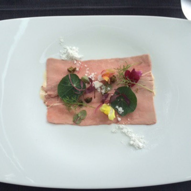 仔牛のトンナート(センシ バイ ハインツ ベック （sensi by Heinz Beck）)