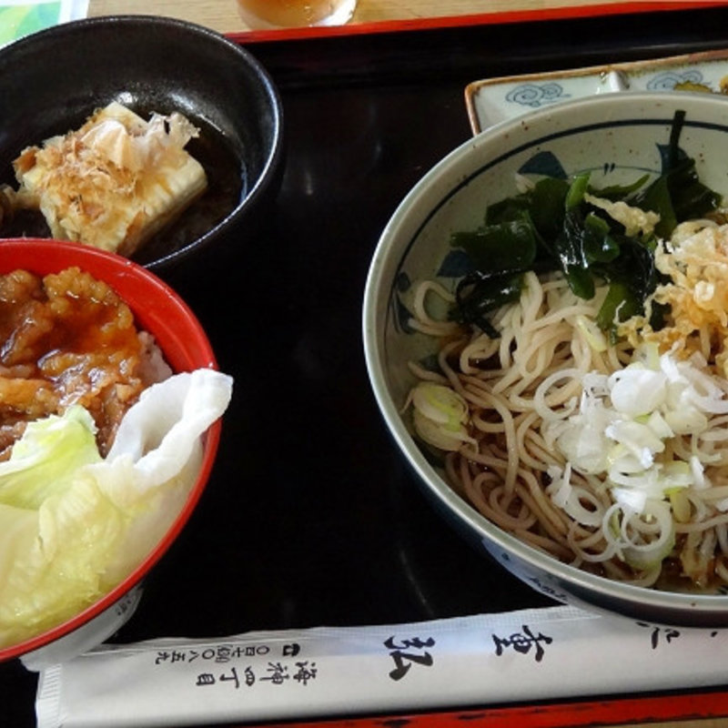 冷たい蕎麦とカルビ丼のセット（ランチ）(重弘)