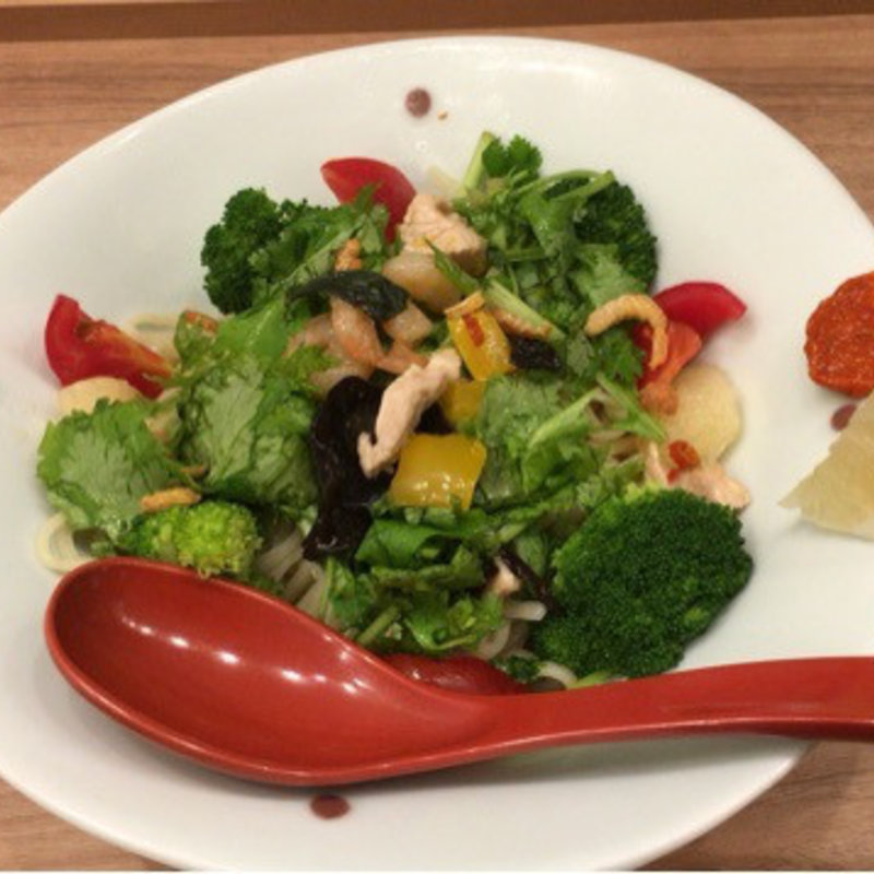 スタッフ榎本のアジアン冷やし中華(ソラノイロNIPPON)