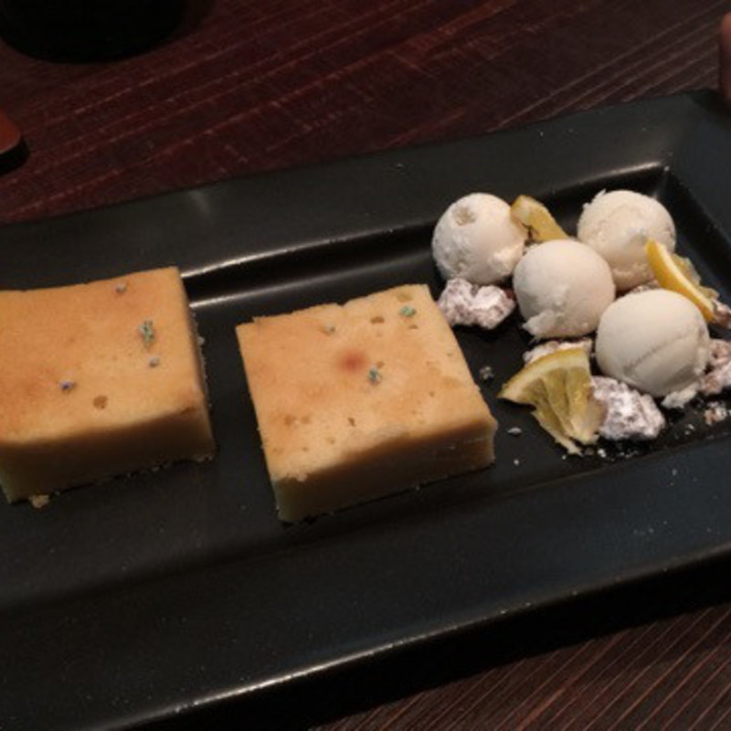 柑橘のケーキとローズマリーのアイス(タイマーカリフォルニアキッチン)